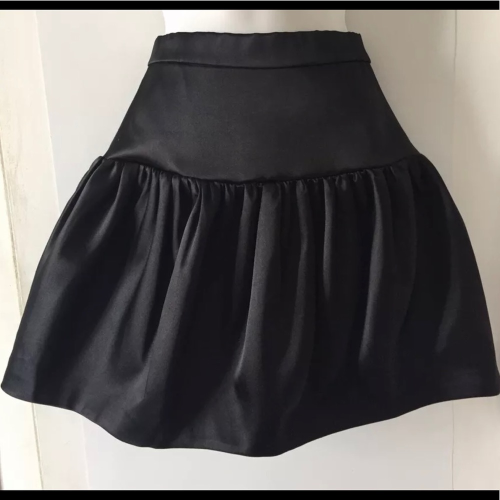 Black Zara Satin-Finish Mini Skirt!!